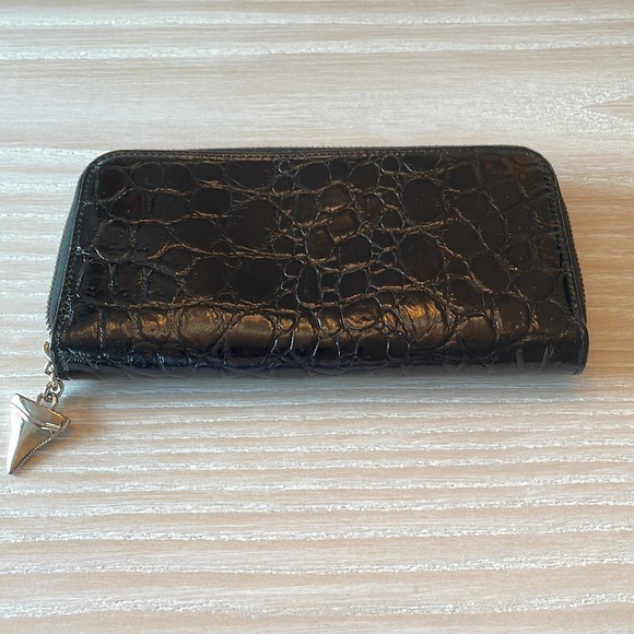 Givenchy NEW wallet black patent leather shark tooth zip continental wallet NWOT - Picture 8 of 17